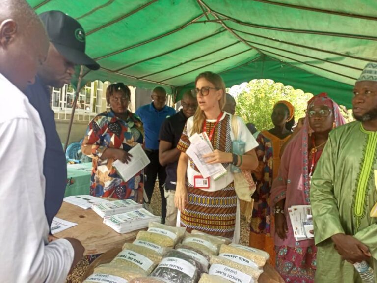 LA 1ÈRE FOIRE À L’ORIENTATION ACADÉMIQUE ET PROFESSIONNELLE DE GAROUA : UN TREMPLIN POUR L’AVENIR DES PRODUCTEURS DE COTON